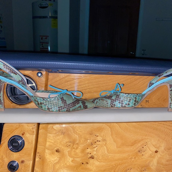 Manolo blahnik kitten heels - Picture 7 of 8